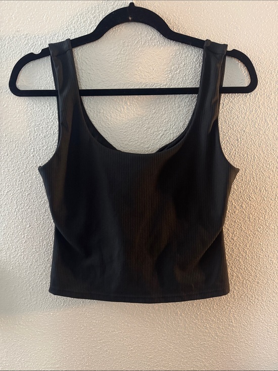 Fabletics Tops - Fabletics Black Ribbed Scoop Crop Tank